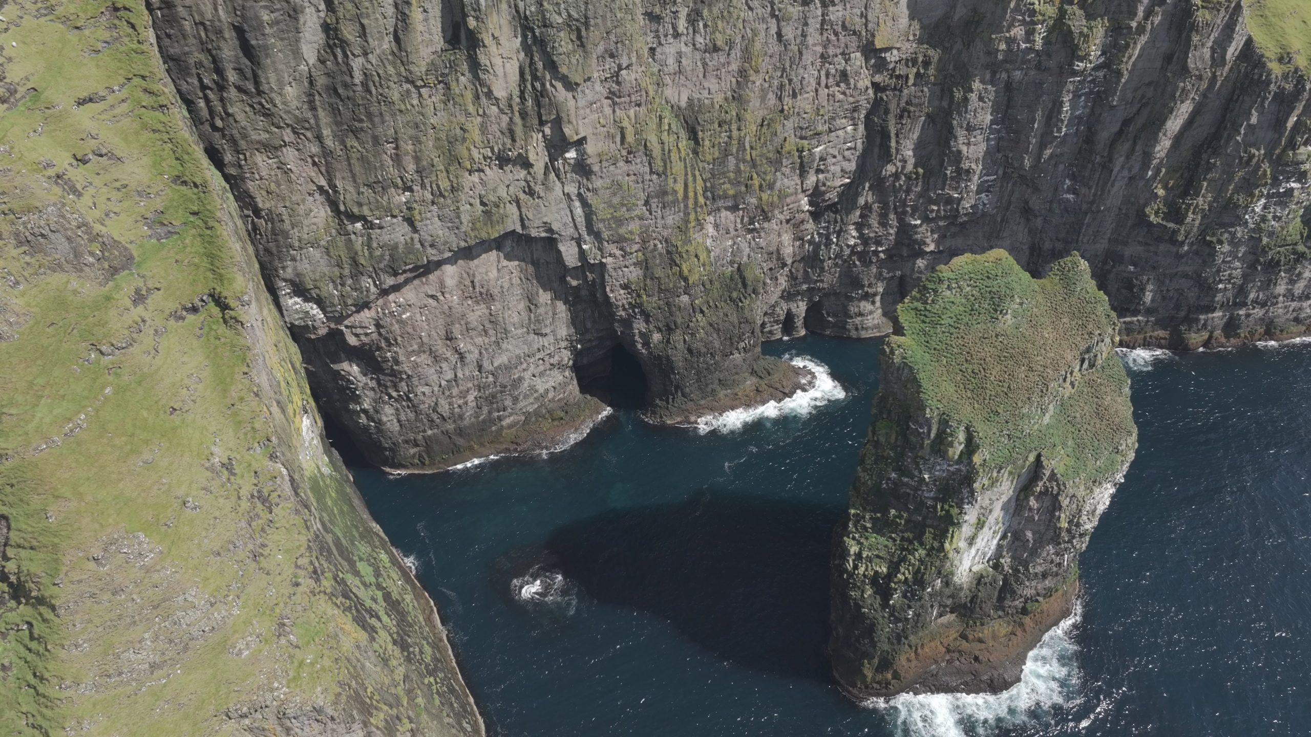 Ásmundarstakkur - (Video) - (Summer)