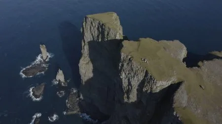 The Giant and The Witch - (Autumn) - (Video)