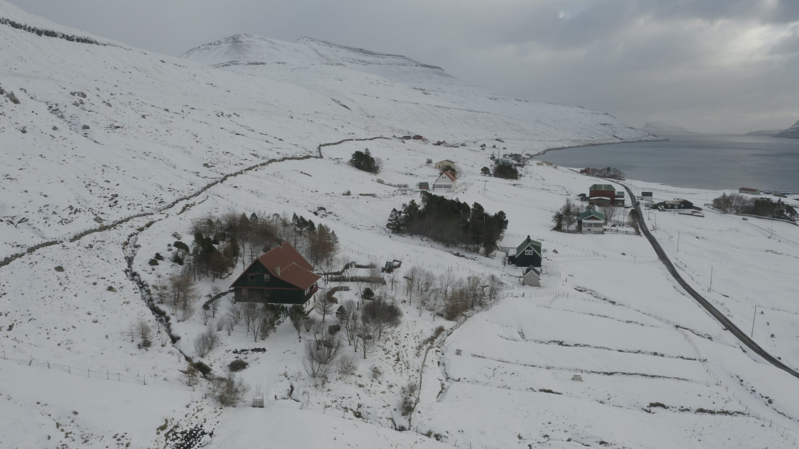 Selatrað (Spring / Snow) - Sjóvar Municipality - (Video)