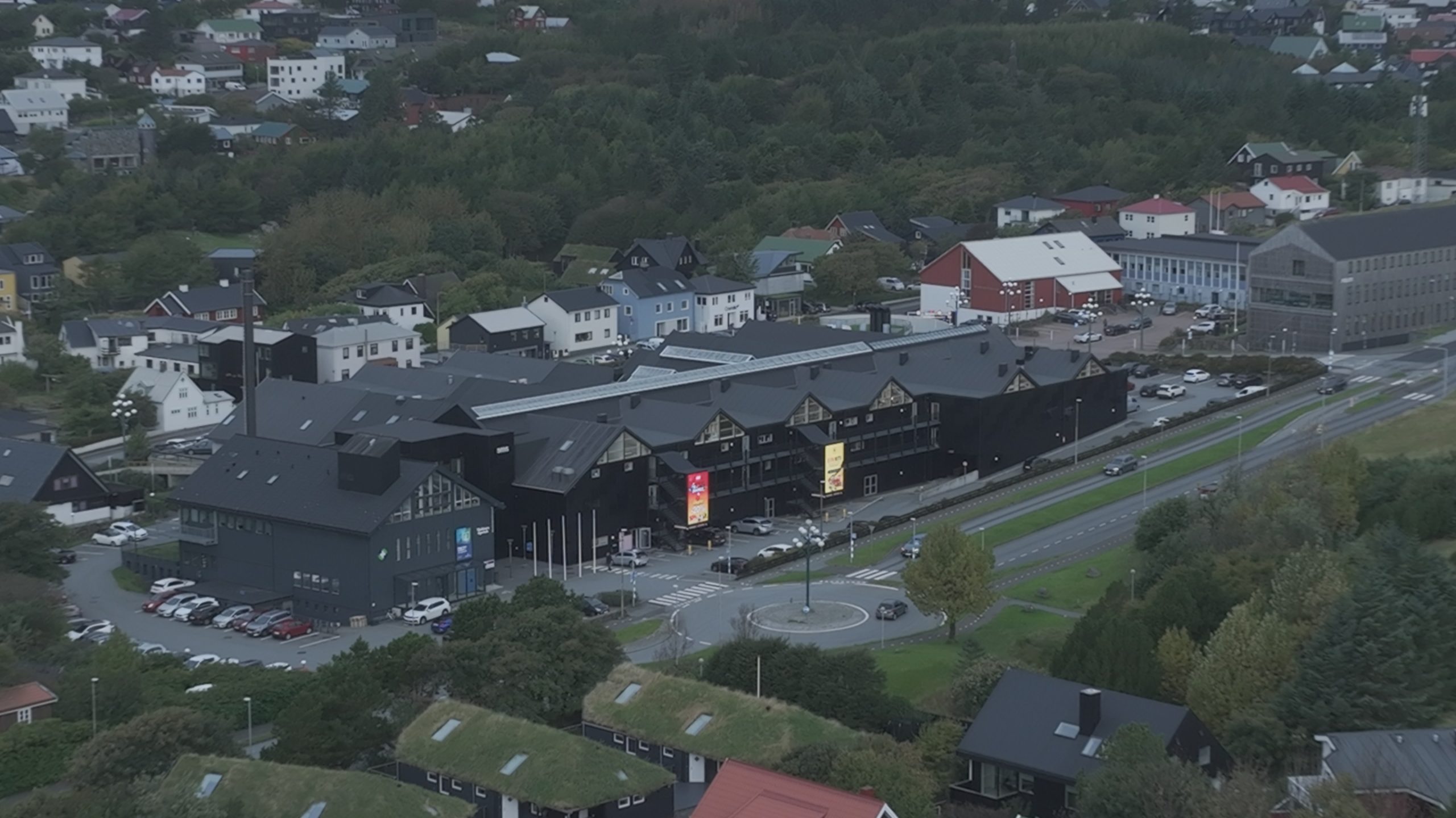 SMS Shopping Mall - Tórshavn - (Video) - (Summer)