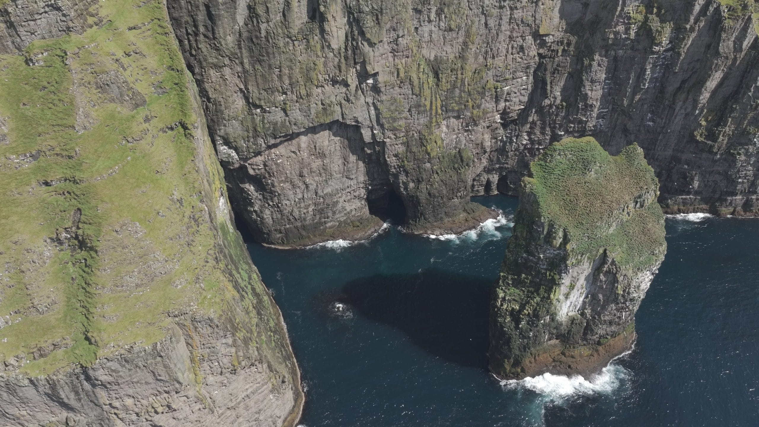 Ásmundarstakkur - (Video) - (Summer)