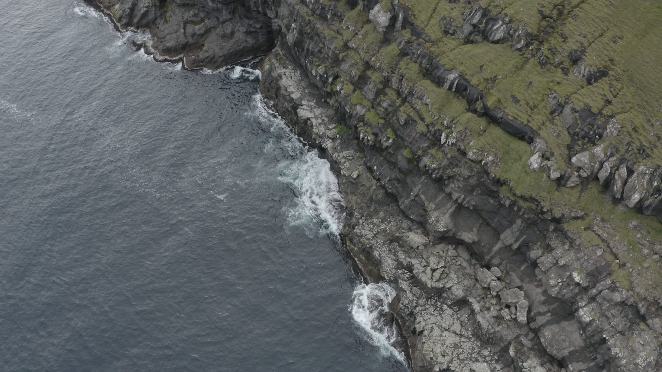 Faroese Shoreline- (Video) - (Autumn)