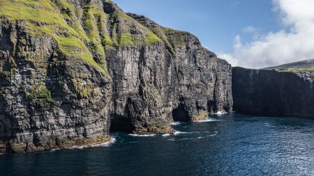 Cave of Suðuroy - (Photo) - (Summer)