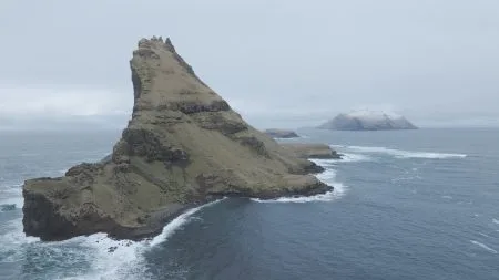 Tindhólmur - Nature - (Video) (Spring)