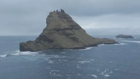 Tindhólmur - Nature - (Video) (Spring)
