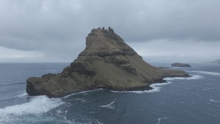 Tindhólmur - Nature - (Video) (Spring)
